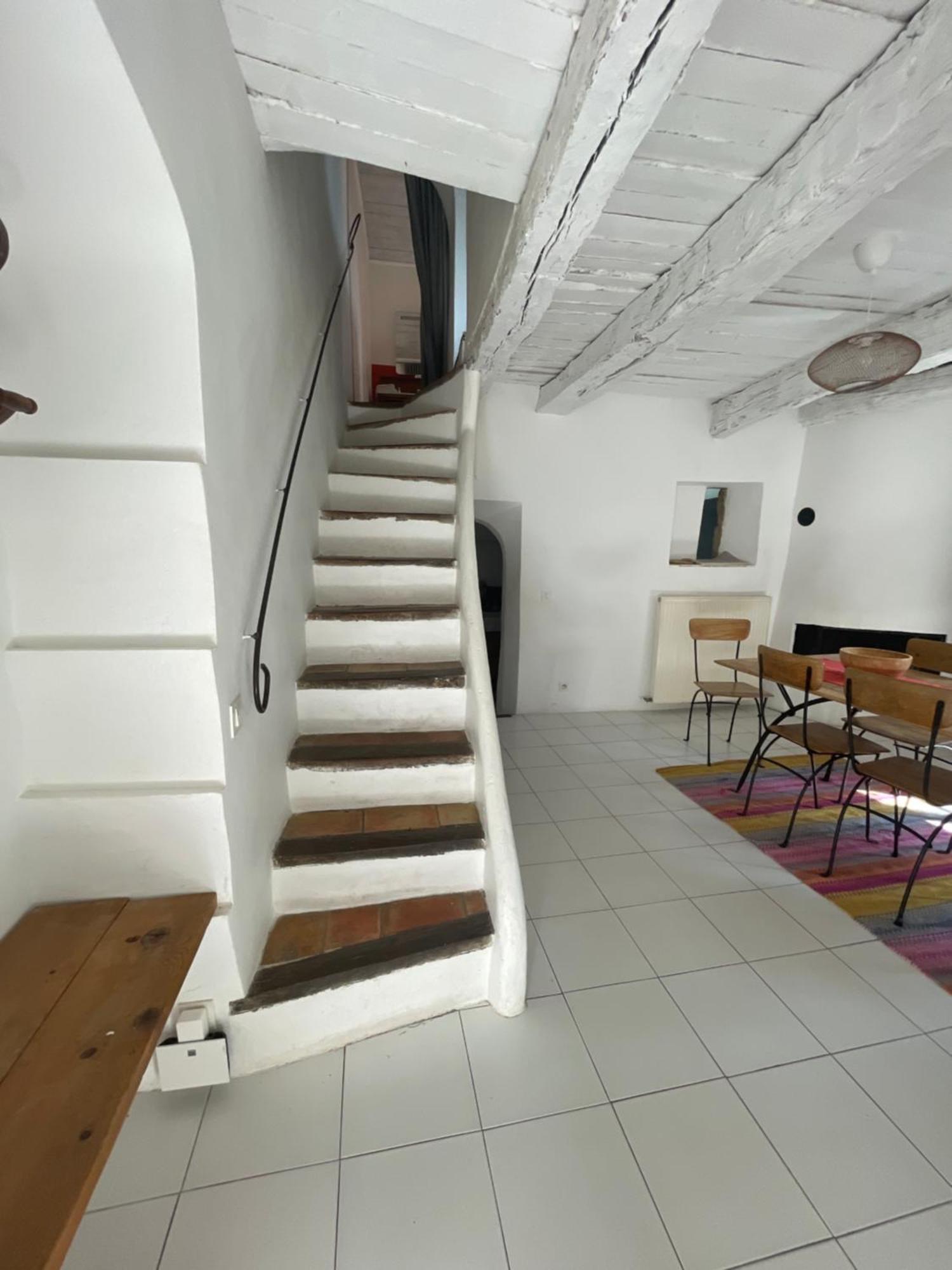 Le Petit Egregore, Patio Et Climatisation Lauris Exterior photo